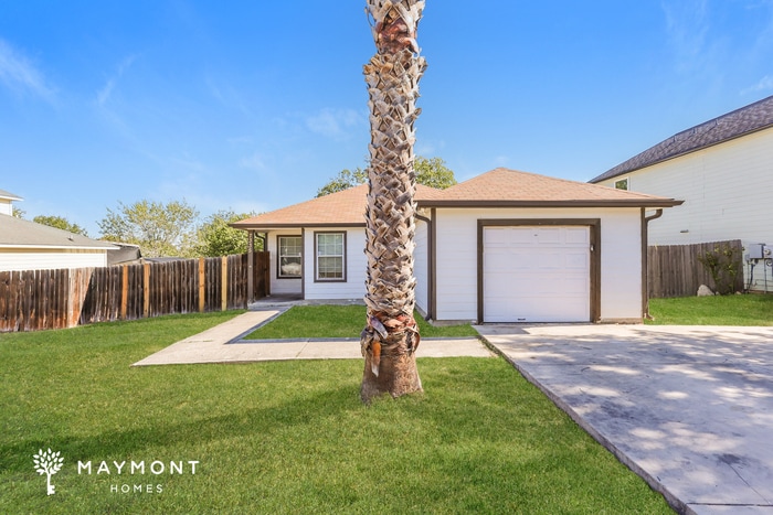 7335 Coers Blvd in Converse, TX - Building Photo