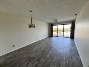 145 116th Ave in Treasure Island, FL - Building Photo - Building Photo