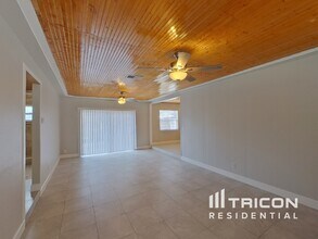 4980 94th Ave in Pinellas Park, FL - Building Photo - Building Photo
