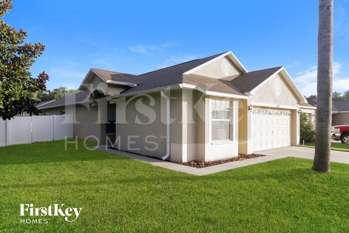25821 Syme Ct in Land O Lakes, FL - Building Photo