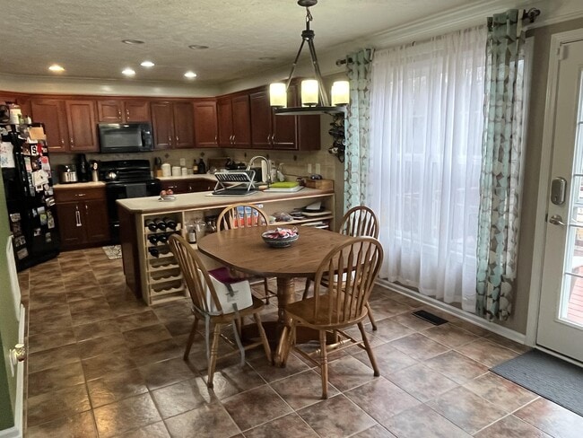 652 Winding Bluff Way in Clarksville, TN - Building Photo - Building Photo
