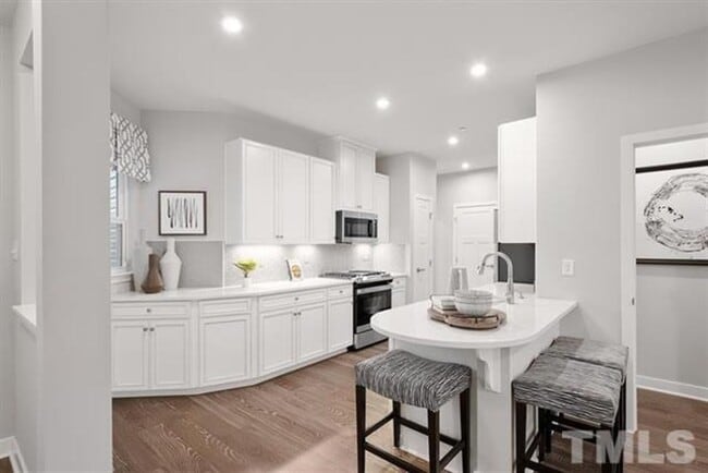 406 Smallwood Dr in Durham, NC - Building Photo - Building Photo
