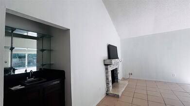 12943 Leaf Glen Ln in Houston, TX - Building Photo - Building Photo