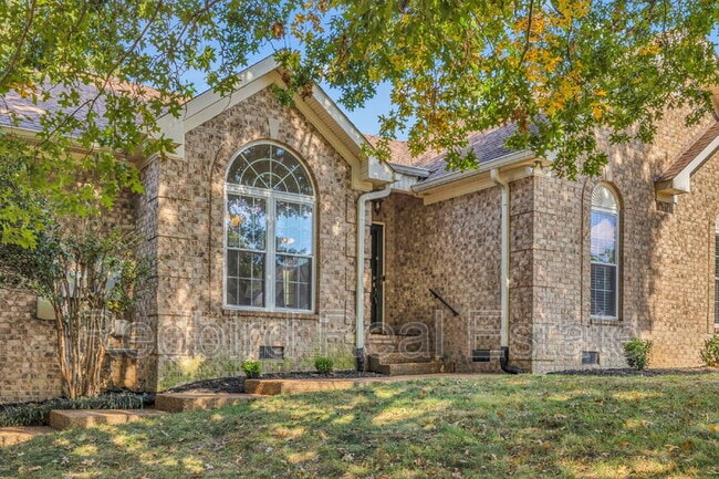 2794 Warwick Ct in Thompson's Station, TN - Building Photo - Building Photo