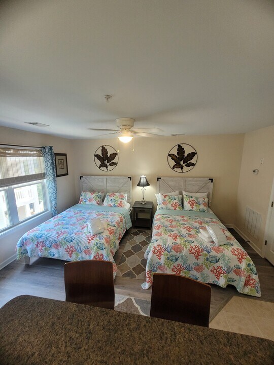 3350 Club Villas Dr in Southport, NC - Building Photo