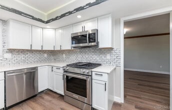 8237 Eagle Ridge Dr in West Chester, OH - Building Photo - Building Photo