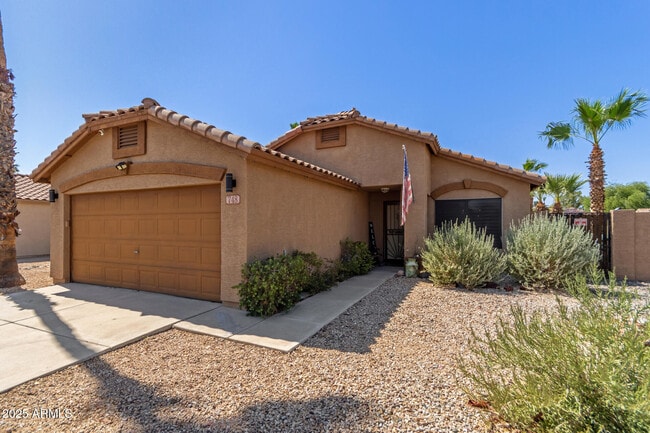 748 E Potter Dr in Phoenix, AZ - Foto de edificio - Building Photo
