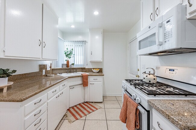 Park View Arbor Apartments in South Pasadena, CA - Foto de edificio - Building Photo