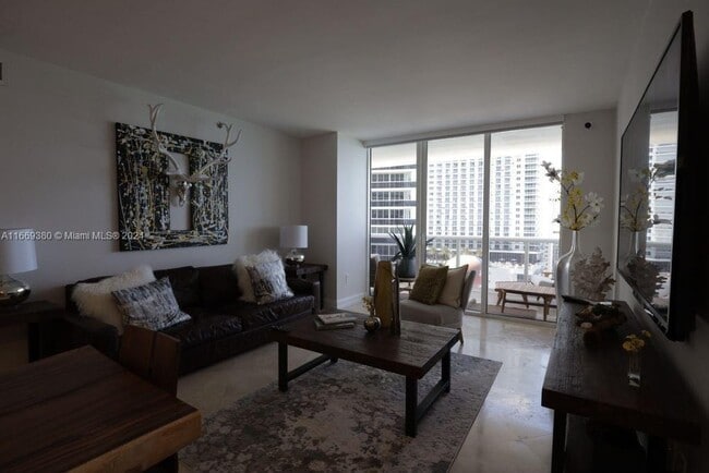 1830 S Ocean Dr, Unit 2011 in Hallandale Beach, FL - Building Photo - Building Photo