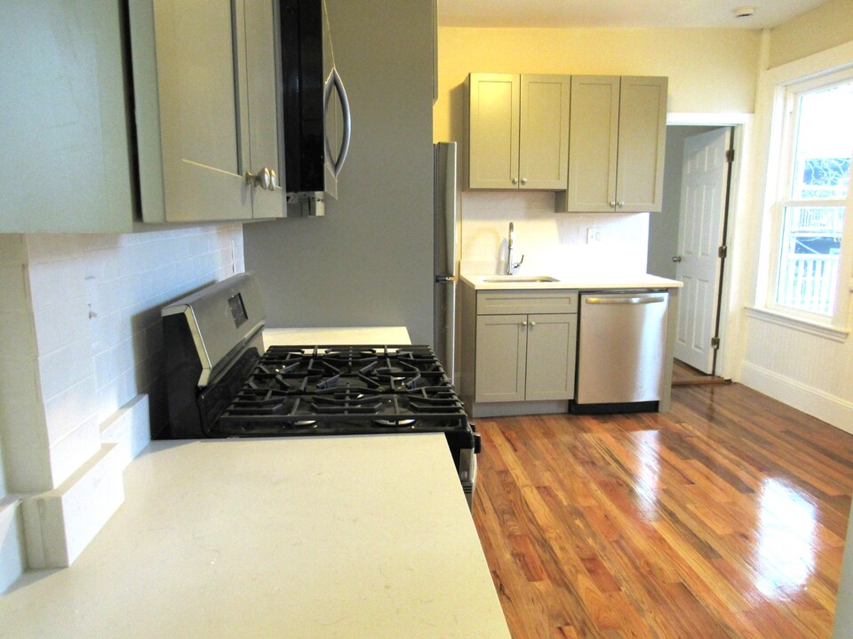 3 Pleasant St, Unit 3 in Boston, MA - Building Photo