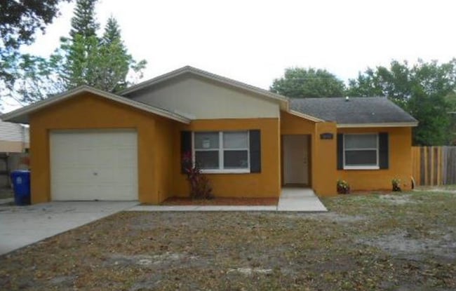 1613 Crystalview Trail in Lakeland, FL - Building Photo - Building Photo