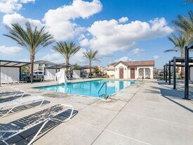 2009 N Rogers Ln in Clovis, CA - Building Photo