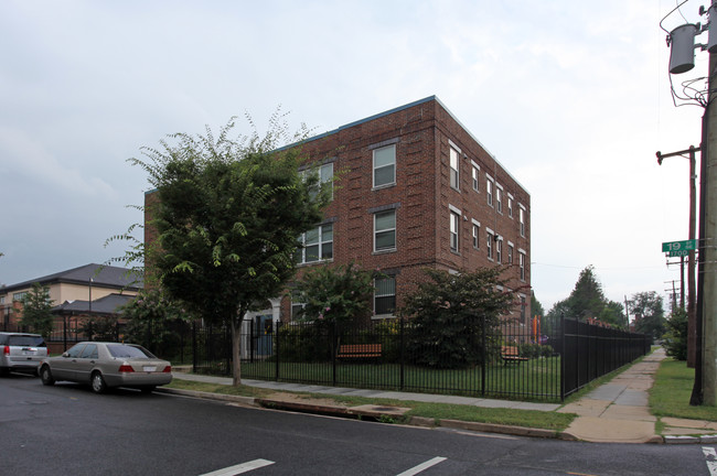 Zagami House Apartments in Washington, DC - Building Photo - Building Photo