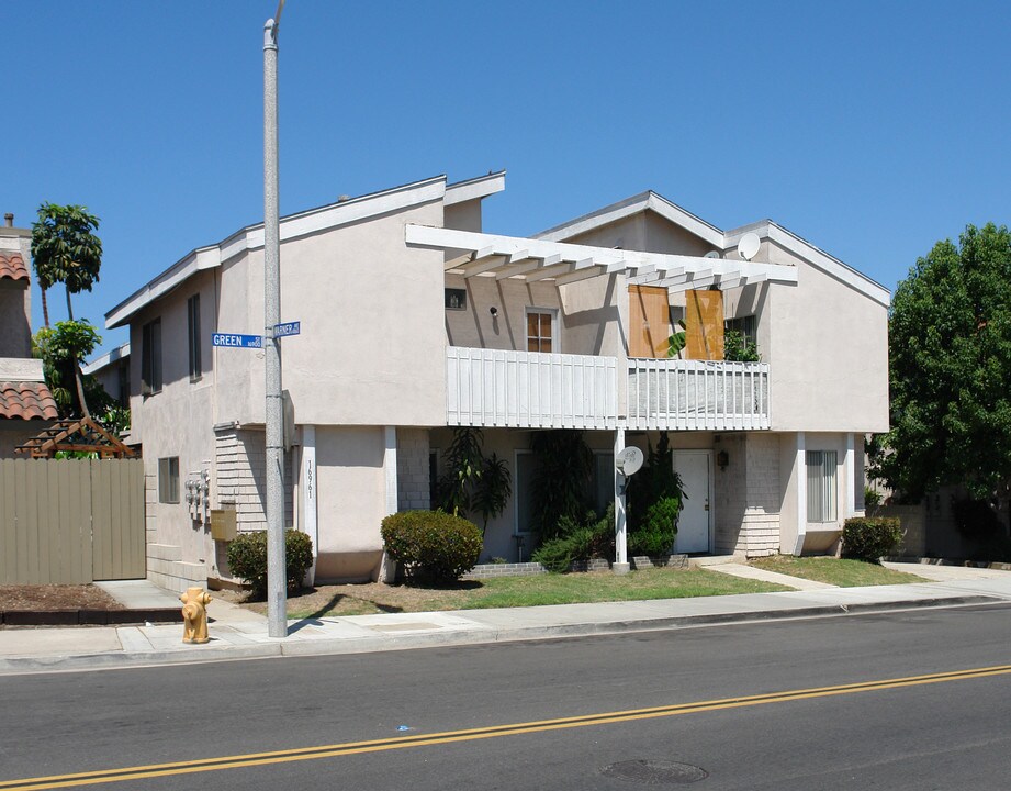 16961 Green St in Huntington Beach, CA - Building Photo