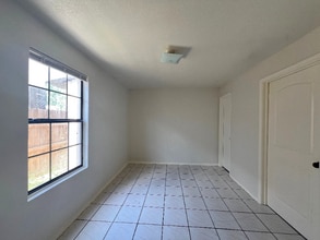 3602 Guerrero St in Laredo, TX - Building Photo - Building Photo