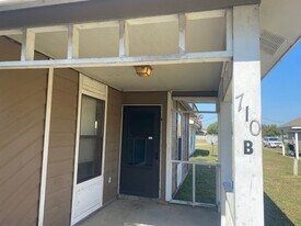 710 Meadowbrook St in Jonesboro, AR - Building Photo