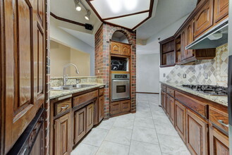 1116 Fountain Gate Ct in Norman, OK - Building Photo - Building Photo