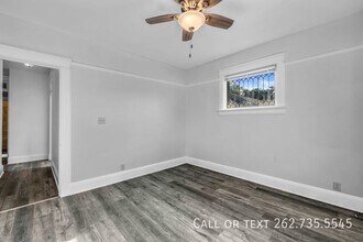 314 10th St-Unit -7 in Racine, WI - Building Photo - Building Photo