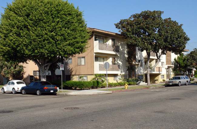 109 N Ash Ave in Inglewood, CA - Building Photo - Building Photo