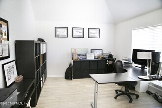 209 Edgewater Branch Dr in Jacksonville, FL - Building Photo - Building Photo