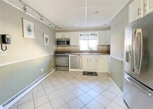 136 W Boston Post Rd in Mamaroneck, NY - Building Photo - Building Photo