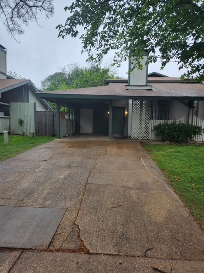property at 2607 San Sebastian Cir