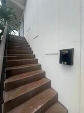 471 E 13th St in Hialeah, FL - Foto de edificio - Building Photo