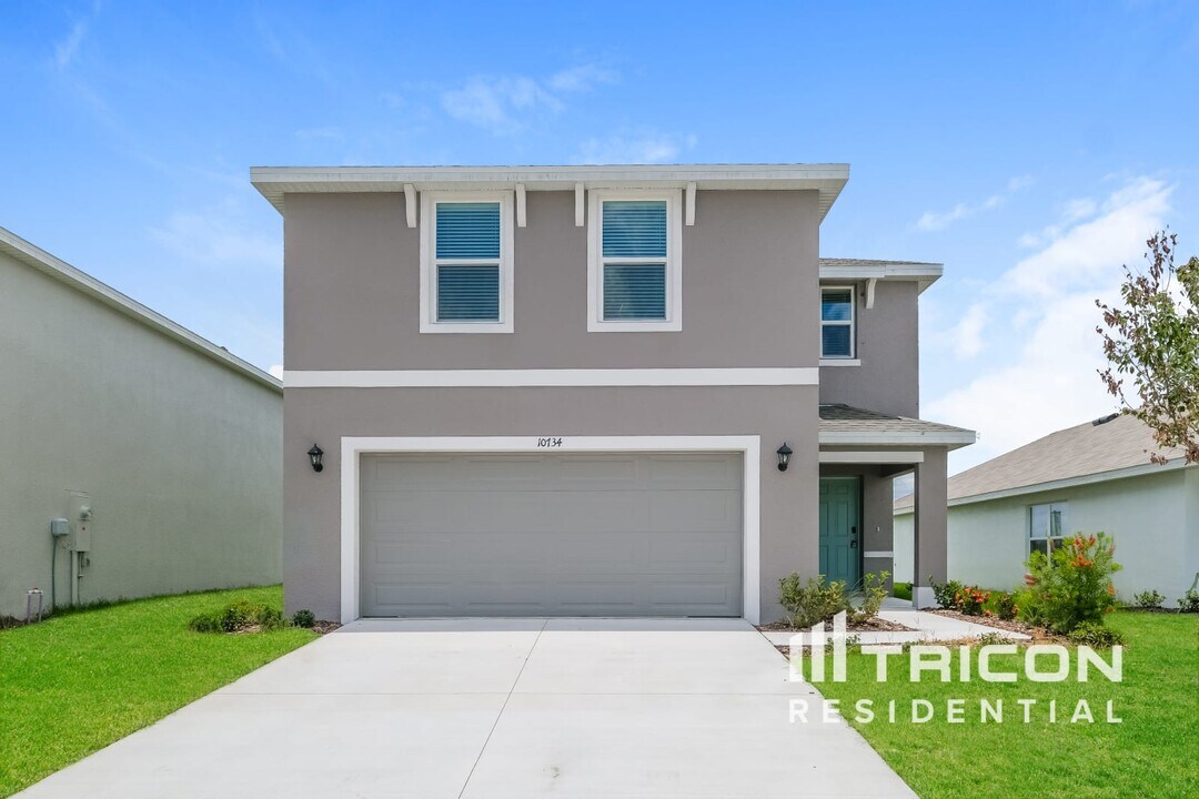 10734 Hidden Banks Gln in Parrish, FL - Building Photo