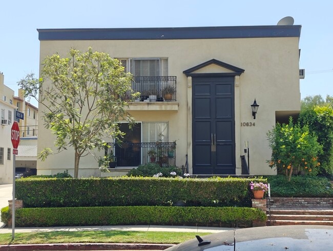 10634 Holman Ave, Unit 3 in Los Angeles, CA - Foto de edificio - Building Photo