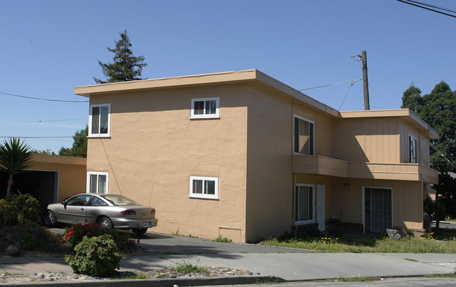 803-809 Hampton Rd in Hayward, CA - Building Photo - Building Photo