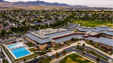4532 Cave Run Ln in South Jordan, UT - Building Photo - Building Photo