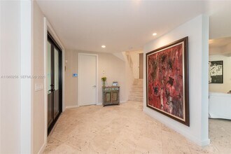 650 Curtiswood Dr in Key Biscayne, FL - Building Photo - Building Photo