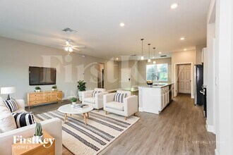 2841 Tivoli Ave SE in Palm Bay, FL - Foto de edificio - Building Photo