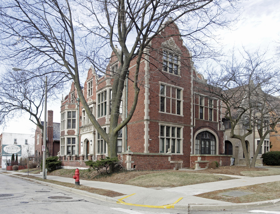 1537 N Prospect Ave in Milwaukee, WI - Building Photo