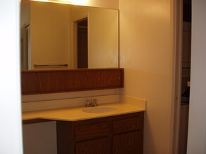 98-402 Koauka Loop, Unit 2014 in Aiea, HI - Building Photo - Building Photo