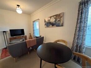 1106 Main St in Fishkill, NY - Building Photo - Building Photo