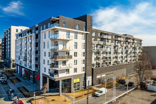 Unicité in Montréal, QC - Building Photo