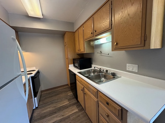 property at 1516 Grand Ave
