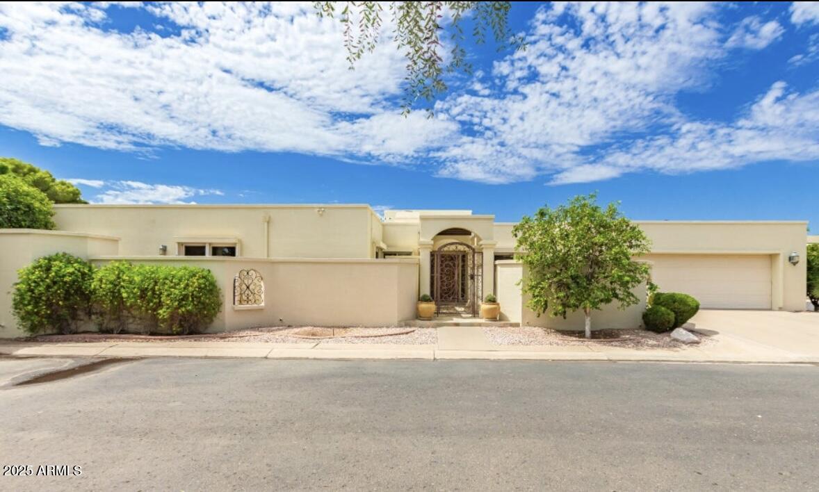 6945 E Glenrosa Ave in Scottsdale, AZ - Building Photo