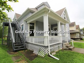 907 W Main St-Unit -907 W Main St Apt #2 in Muncie, IN - Building Photo - Building Photo