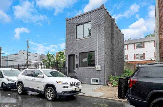 property at 1309 S 32nd St
