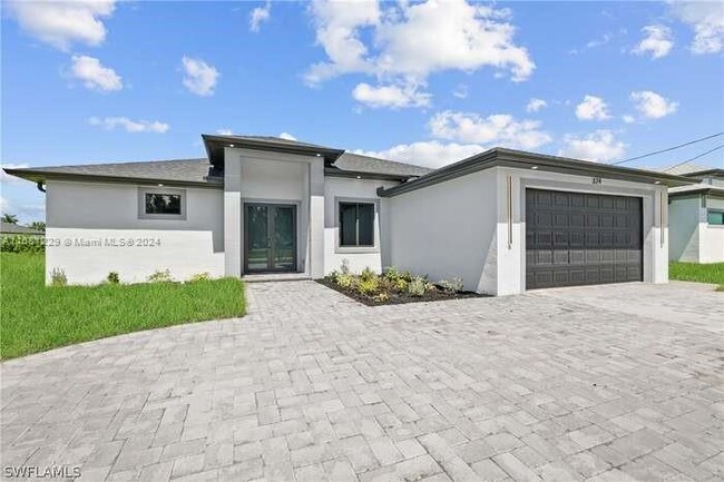 324 El Dorado Blvd S in Cape Coral, FL - Foto de edificio - Building Photo