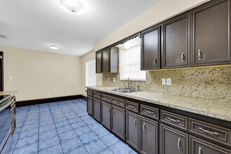 2316 Pin Oak Rd in Edinburg, TX - Building Photo - Building Photo