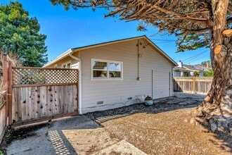 2668 Quartz St in Santa Cruz, CA - Building Photo - Building Photo