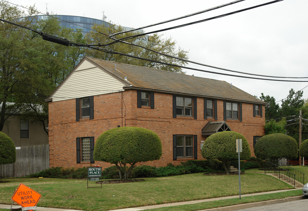 Routh Place in Dallas, TX - Building Photo