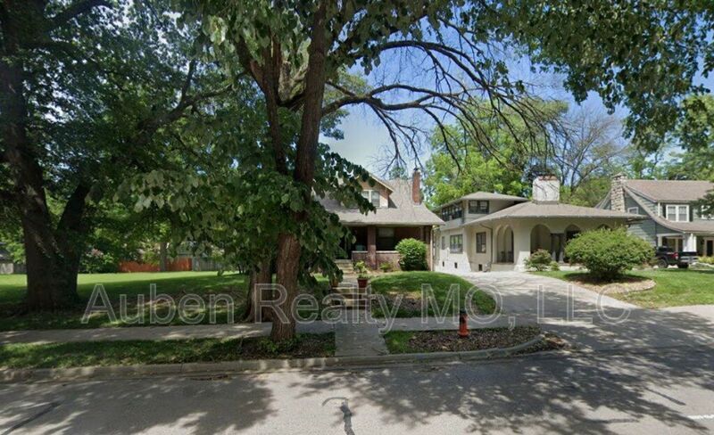 5420 Rockhill Rd in Kansas City, MO - Building Photo