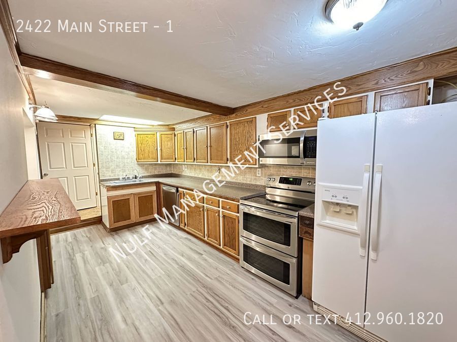 2422 Main St in Pittsburgh, PA - Building Photo