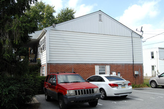 1407 Orchard St in Lancaster, PA - Foto de edificio - Building Photo