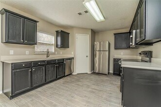 1117 Wintercreek Dr in Denton, TX - Building Photo - Building Photo