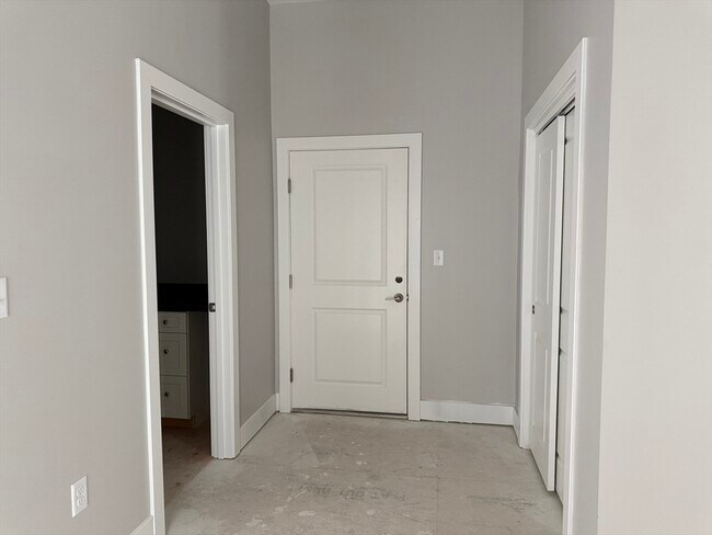 251 Sladen St in Dracut, MA - Building Photo - Building Photo